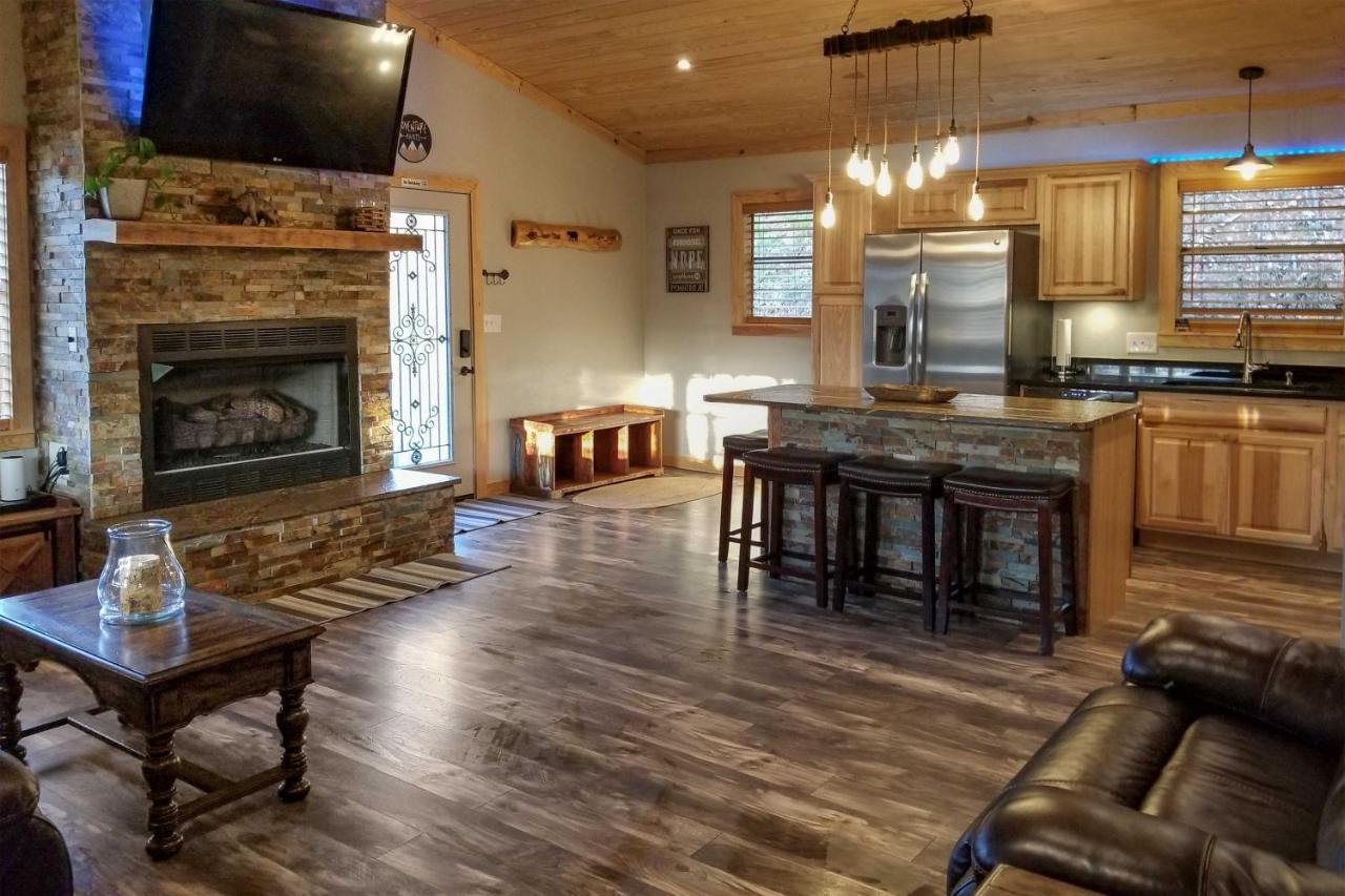 Secluded Cabin With Hot Tub, 3 Mi To Pigeon Forge! Sevierville Esterno foto