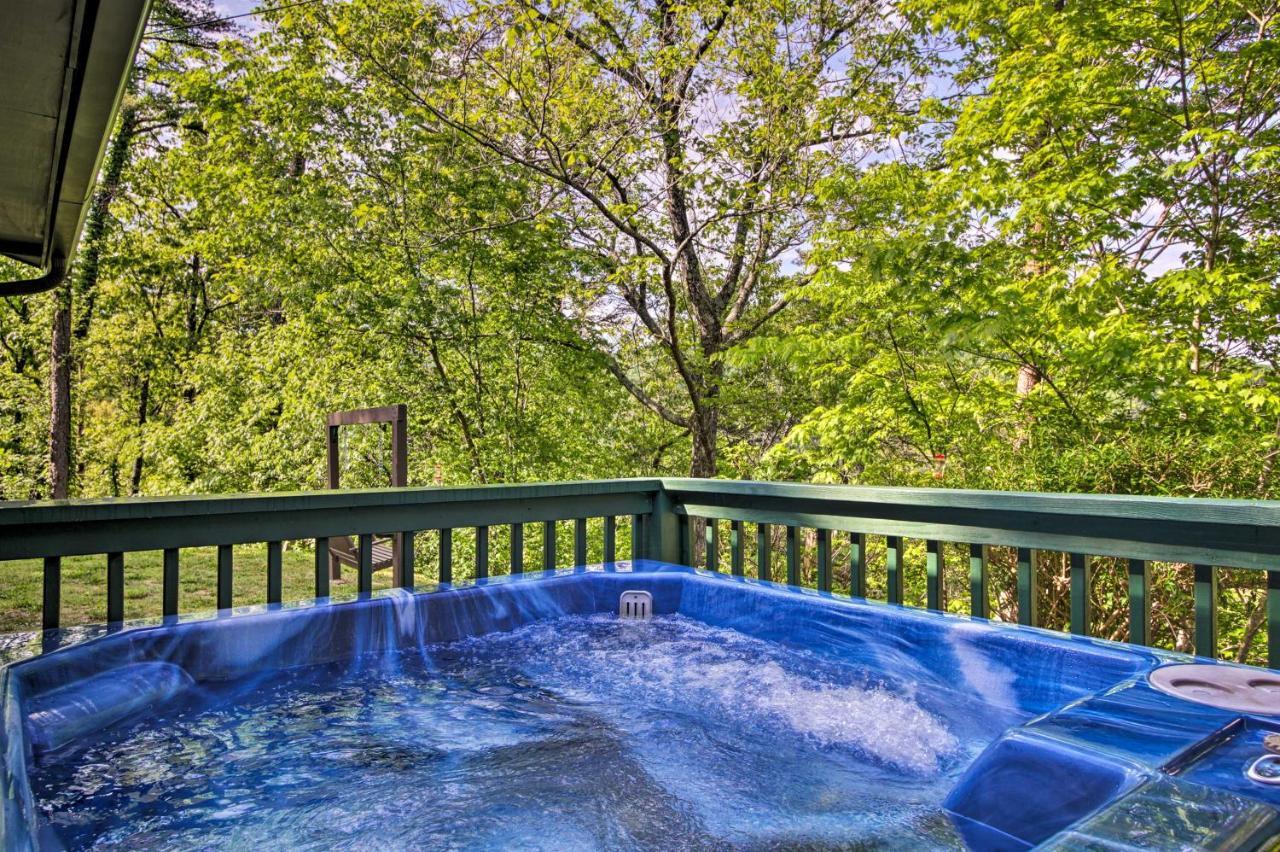 Secluded Cabin With Hot Tub, 3 Mi To Pigeon Forge! Sevierville Esterno foto