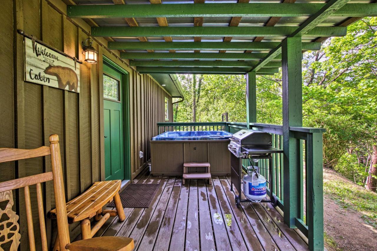 Secluded Cabin With Hot Tub, 3 Mi To Pigeon Forge! Sevierville Esterno foto