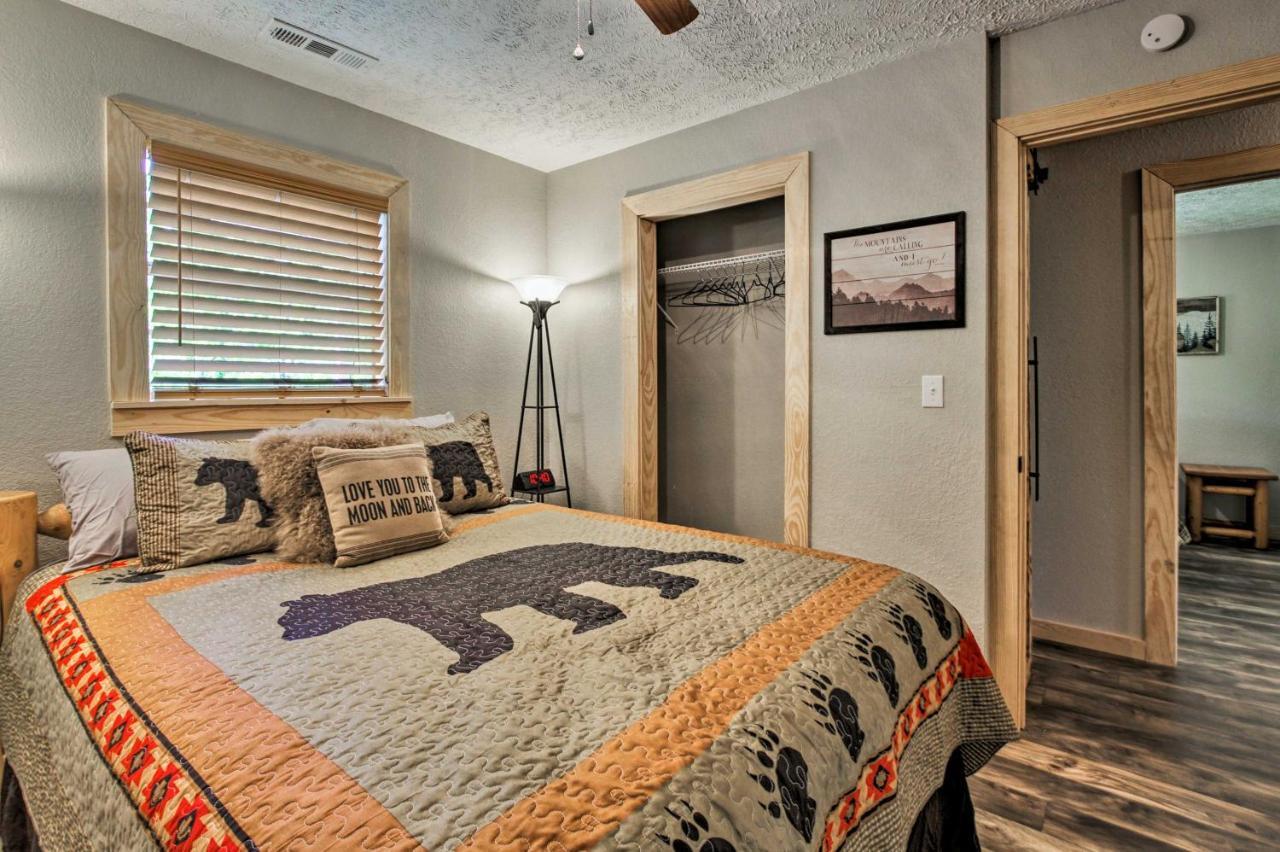 Secluded Cabin With Hot Tub, 3 Mi To Pigeon Forge! Sevierville Esterno foto