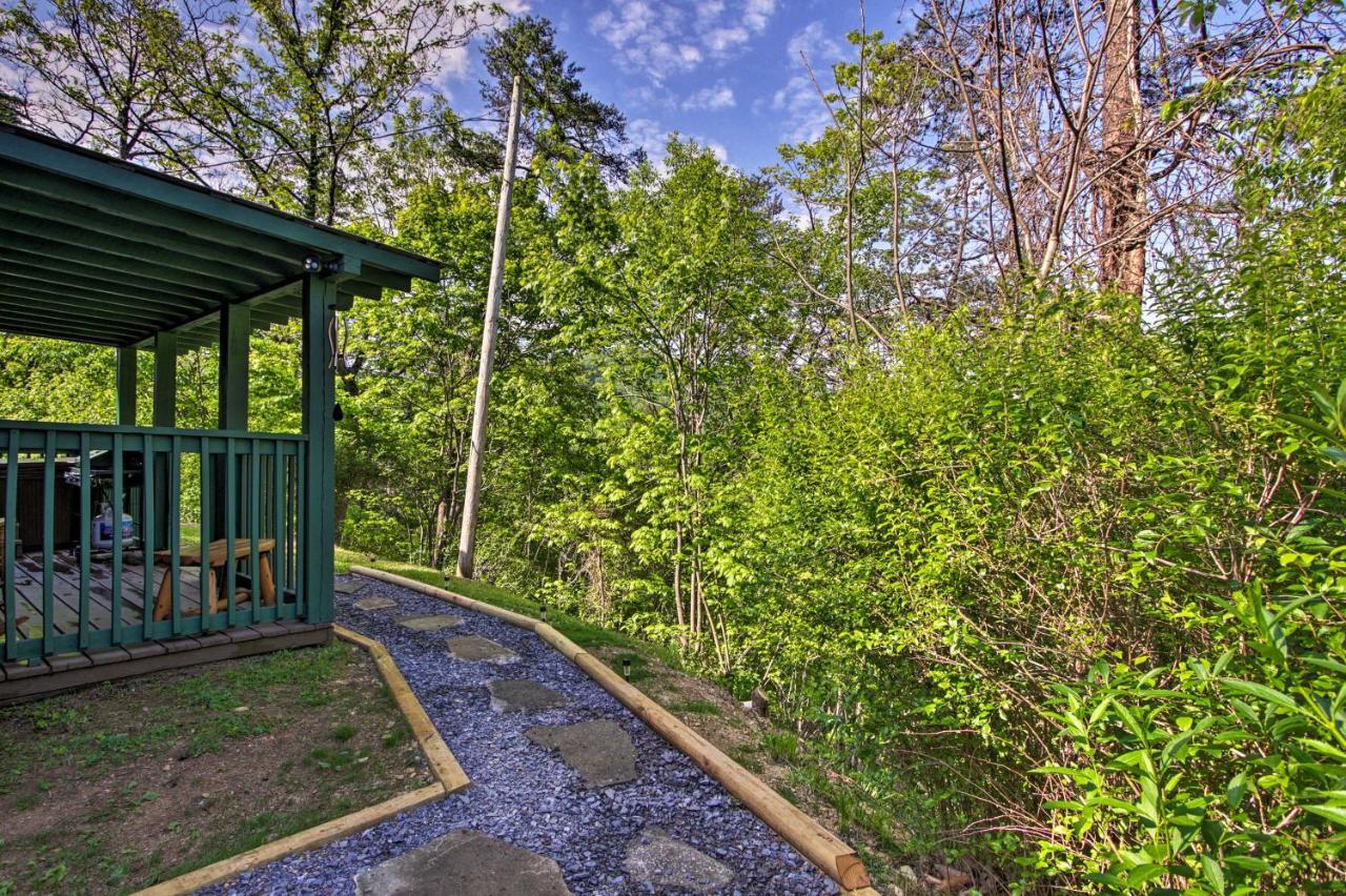 Secluded Cabin With Hot Tub, 3 Mi To Pigeon Forge! Sevierville Esterno foto